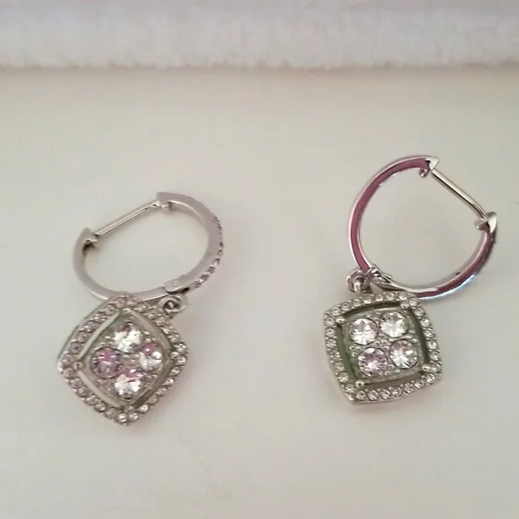 Woman's Fashion Pierced Earrings - Picture 3 of 5